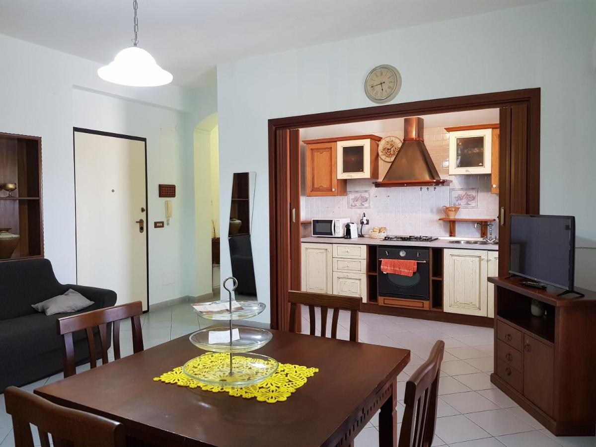 Il Tuppo - Al Centro In Cima Apartment เมสซีนา ภายนอก รูปภาพ
